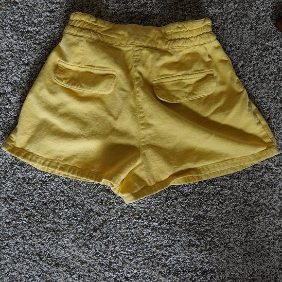 Zara Wideleg Elastic waist Draw String Yellow Short with Pockets Size L - Picture 5 of 5